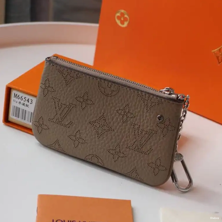 LV Bags 208B570109 0722